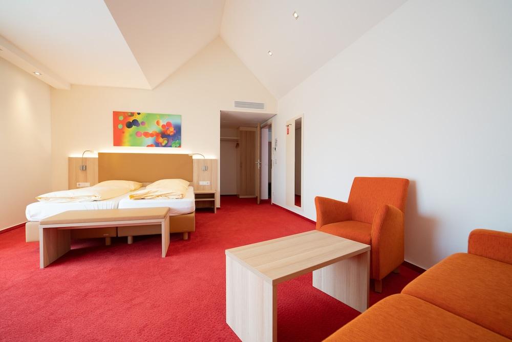 Hotel Adler - Paulas Alb Ehingen  Esterno foto