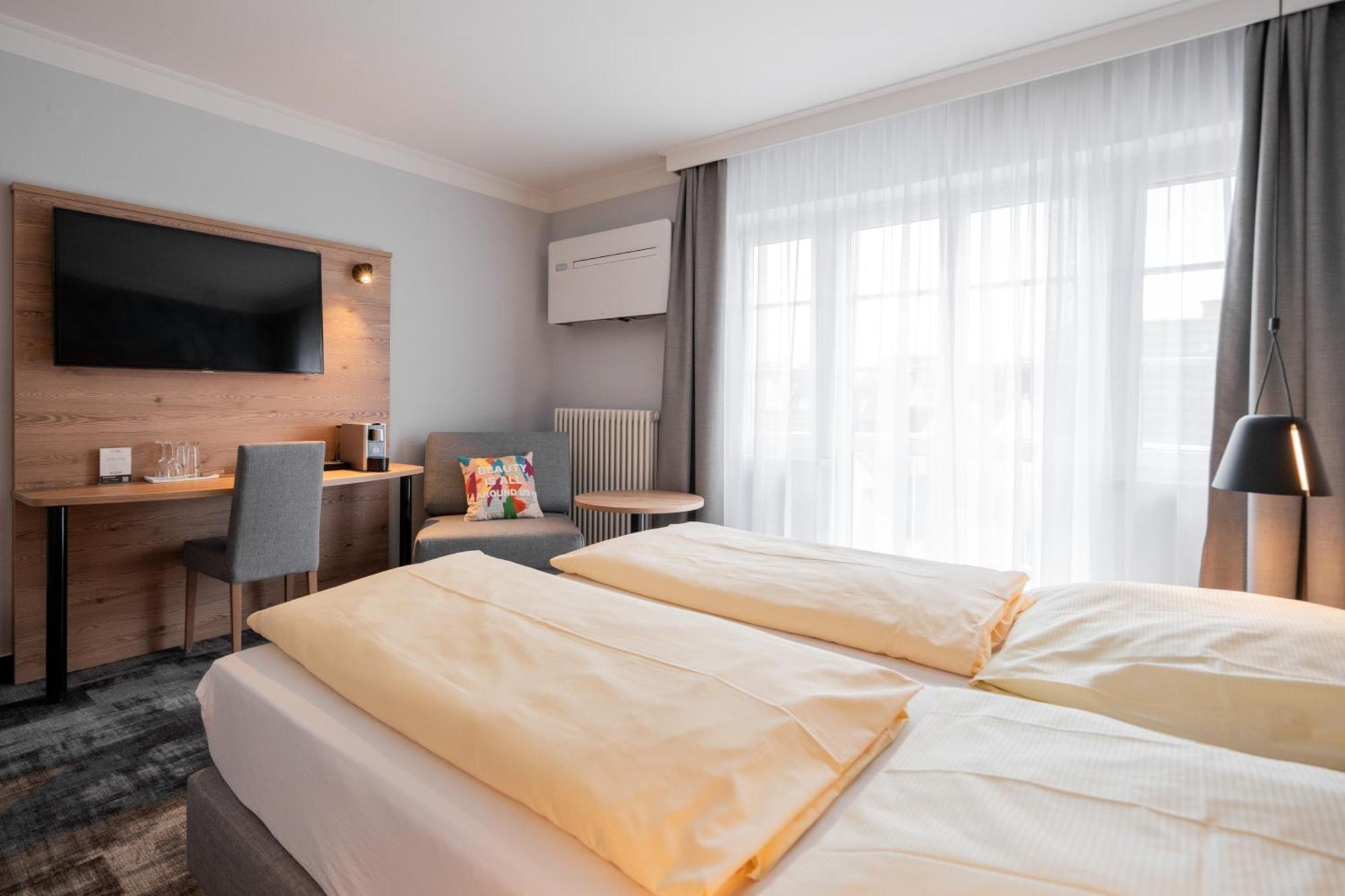 Hotel Adler - Paulas Alb Ehingen  Esterno foto